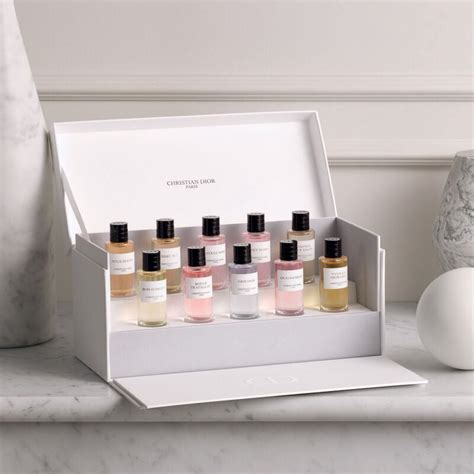 La Collection Privée Christian Dior Fragrance Sampler .